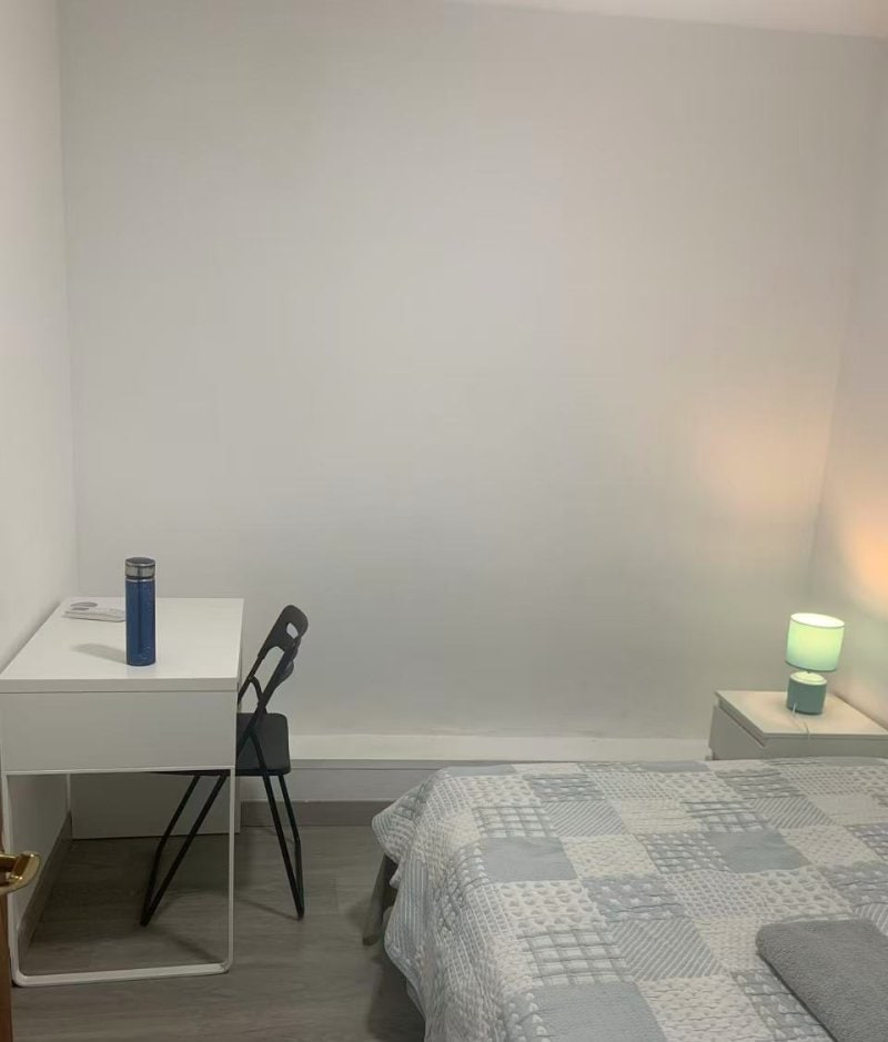 房间出租 房东直租 不接受笼物一年起租 Gran Via黄金地段房子出租